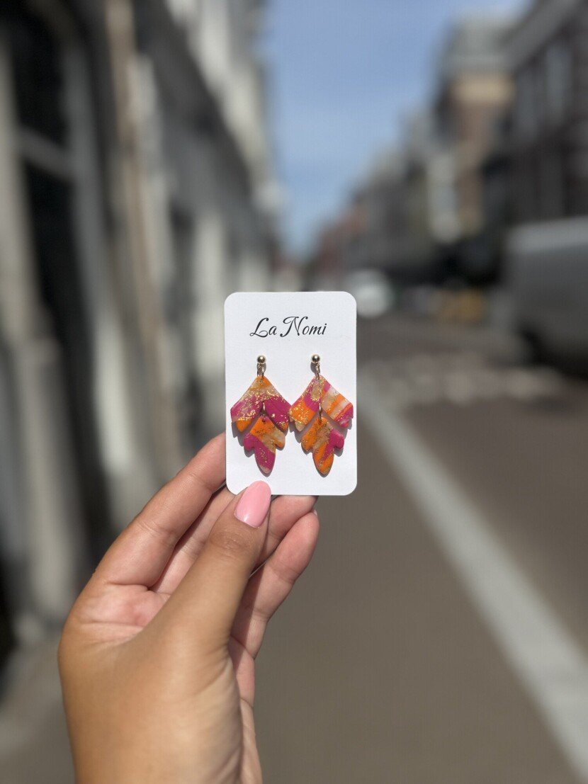 Oorbellen oranje, roze met bladgoud