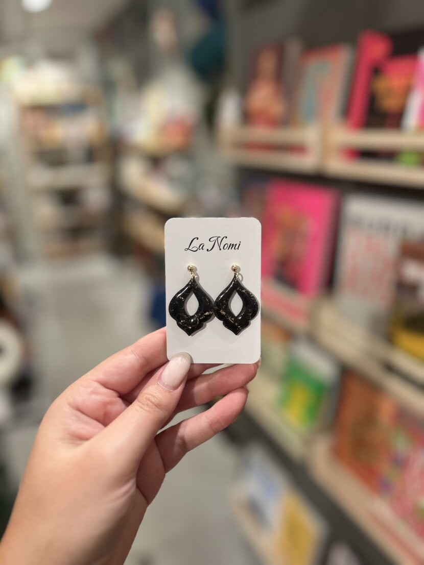 Oorbellen diep zwart, marmerachtig