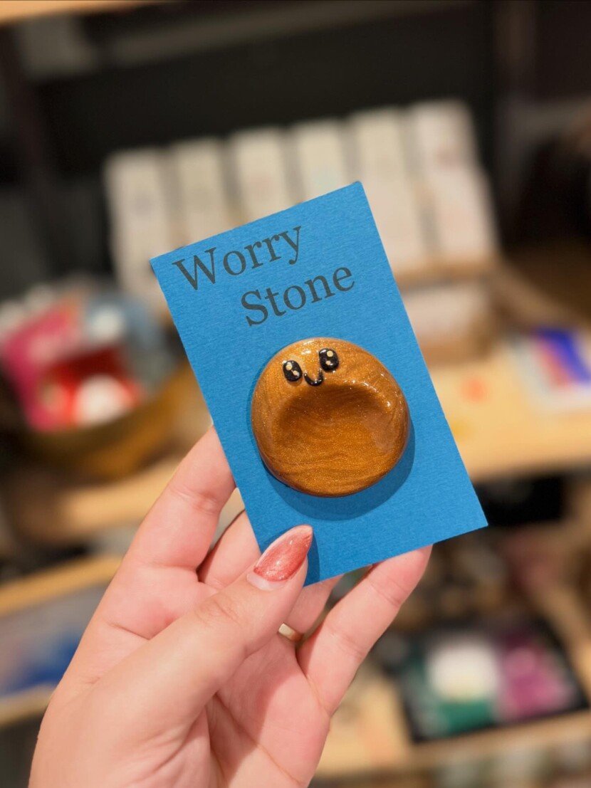 Worry Stone Bruin